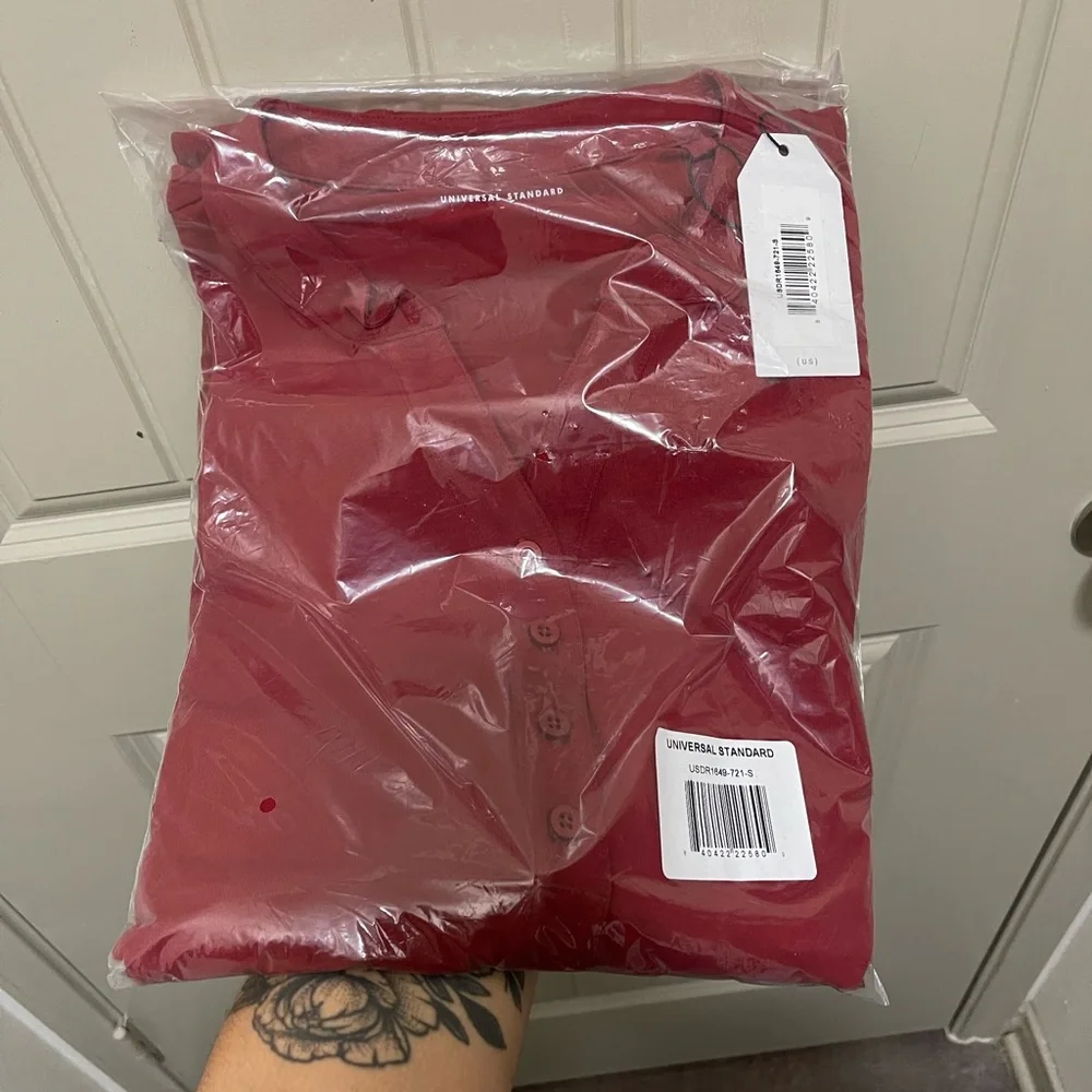 Universal Standard Red Maxi Dress - Picture 2 of 6